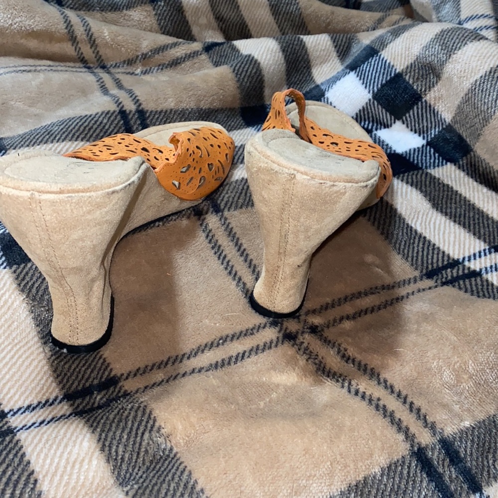 🐛Covington orange wedges! - Picture 3 of 4